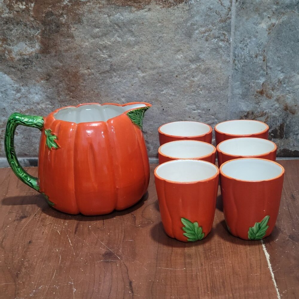 Vintage Tomato Juice Pitcher and 6 Cup Set
